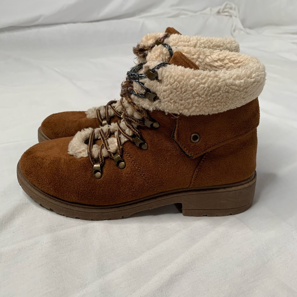 Modern Rebel Lace Up Boots Women’s Size 7